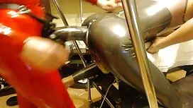 Mút dương vật trong  ...
