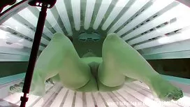 < phát triển một bà  ...